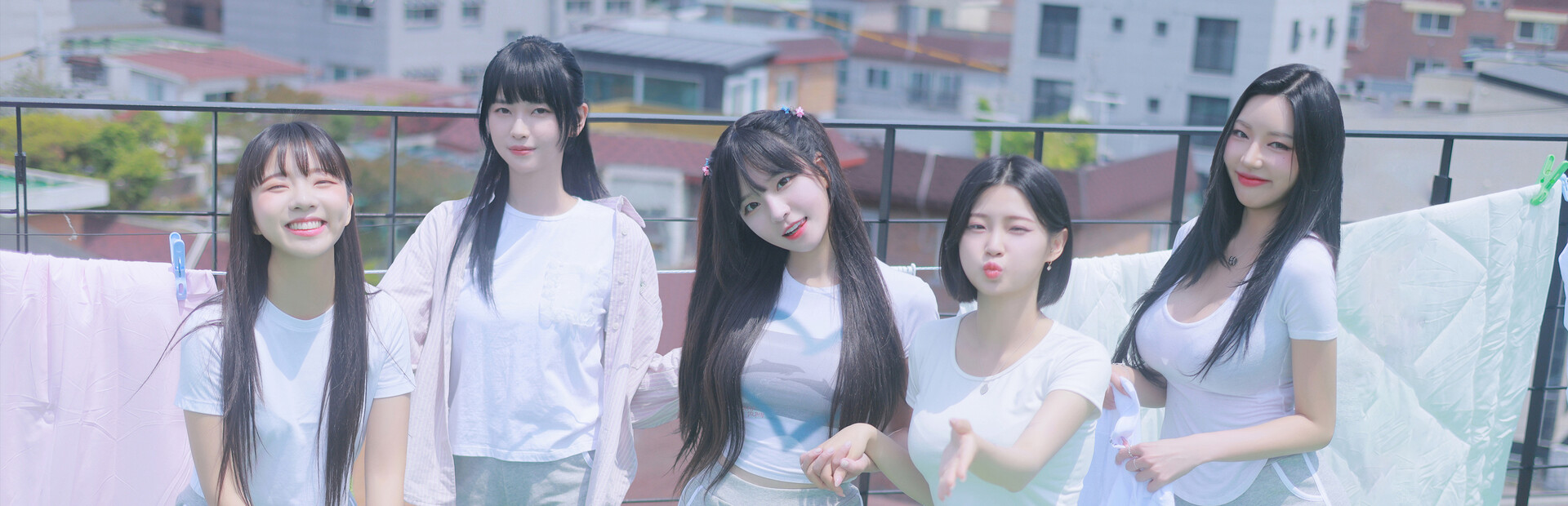 阿西, 美女室友竟然…？ / Five Hearts Under One Roof